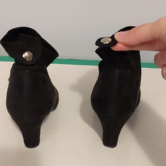 Black heeled ankle booties - Picture 2 of 6